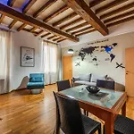 Binario 11 - Centro, Stazione, Netflix *