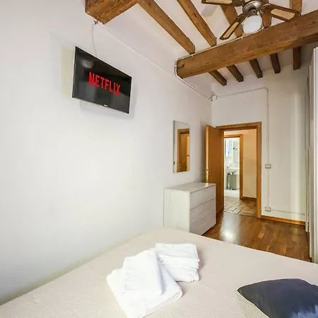 Binario 11 - Centro, Stazione, Netflix *