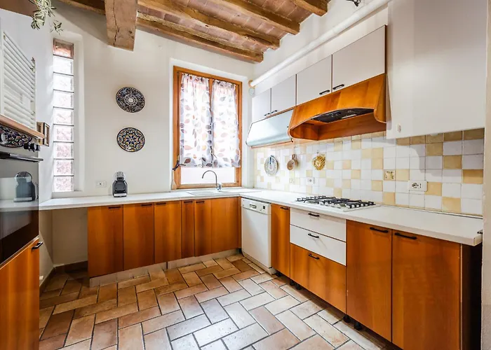 Binario 11 - Centro, Stazione, Netflix 모데나