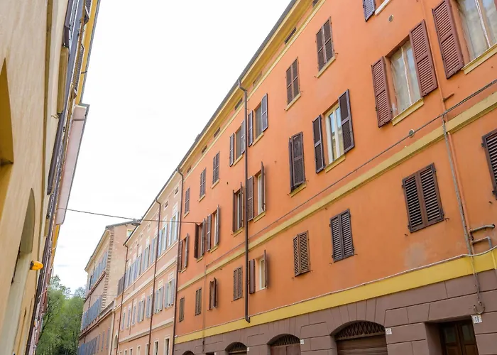 Binario 11 - Centro, Stazione, Netflix *