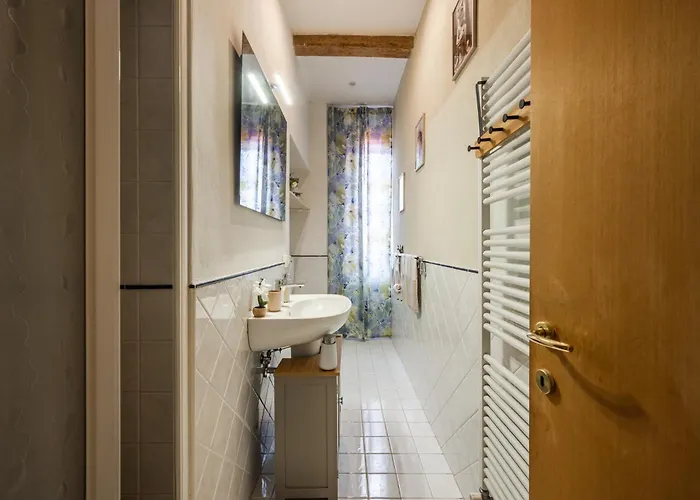 Binario 11 - Centro, Stazione, Netflix 아파트 *